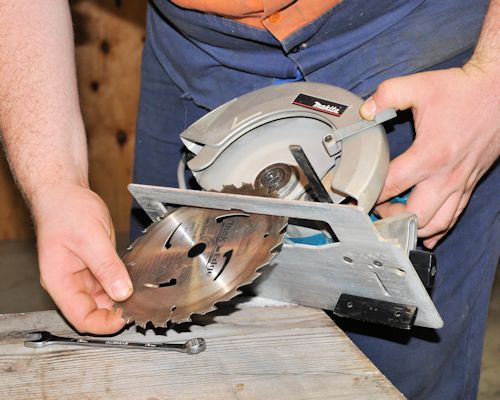 Routing Chisel Hand and power tools, Types of tools, Cutting, chiselling and routing